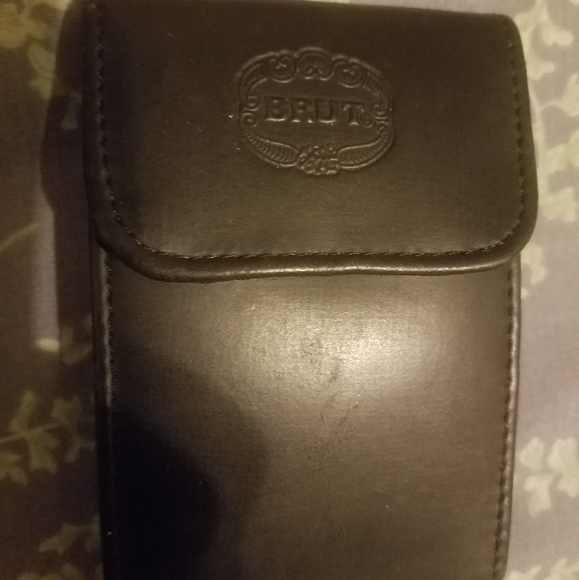 Pocket Size Utility/Grooming Set - Picture 4 of 4